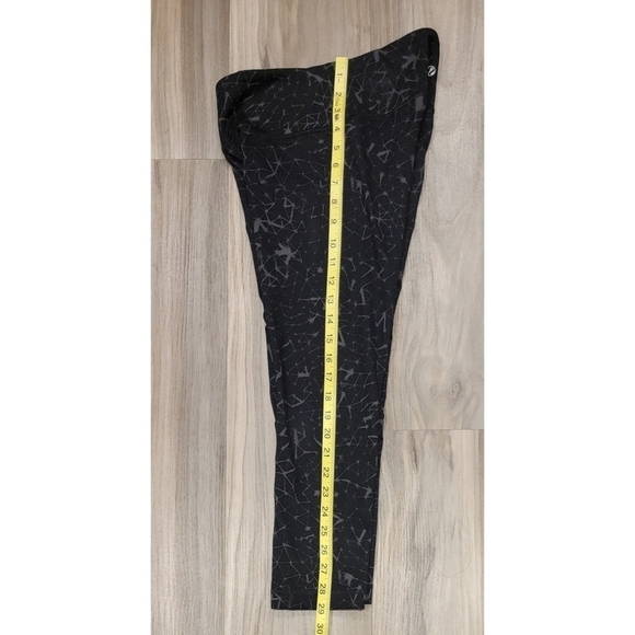 Lululemon Cropped Leggings - Picture 4 of 7